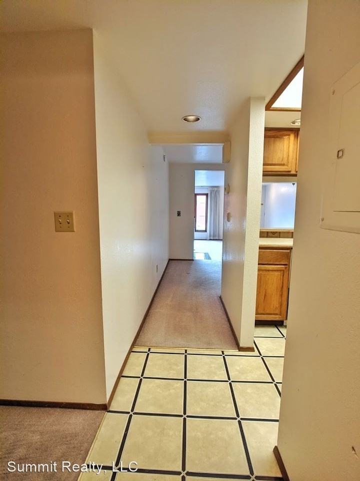 800 F St - Photo 3 of 30