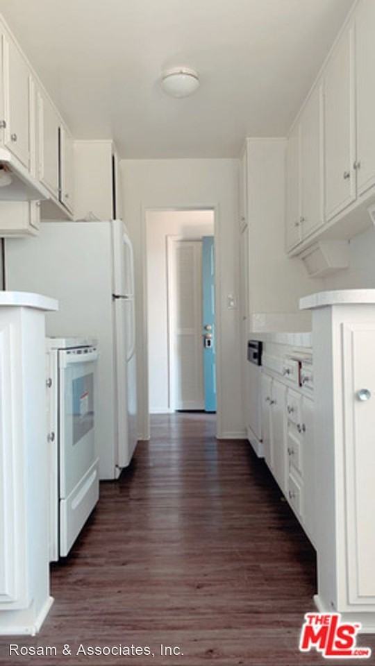 1420 Oakhurst Drive - Photo 3 of 7