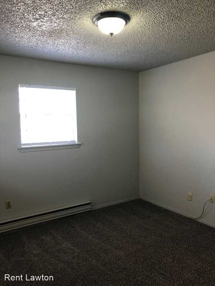 2601 SW H Avenue - Photo 2 of 10