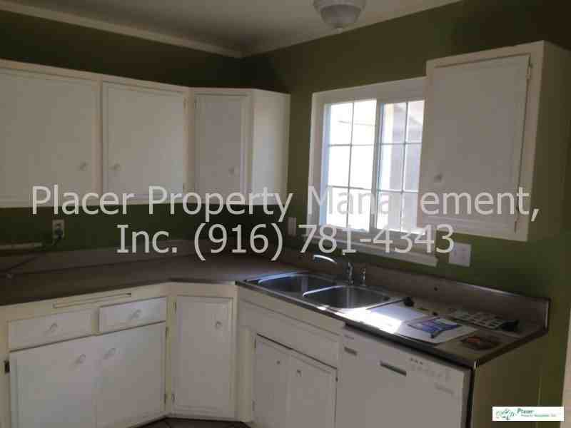 6513 Whitsett Dr - Photo 2 of 10