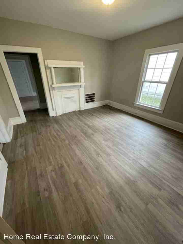 1905 Francis St - Photo 2 of 7