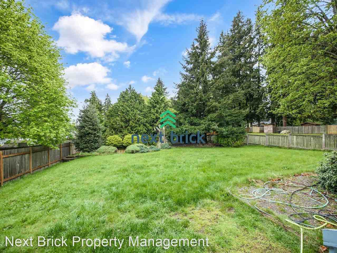 8130 Ne 155th St - Photo 3 of 16