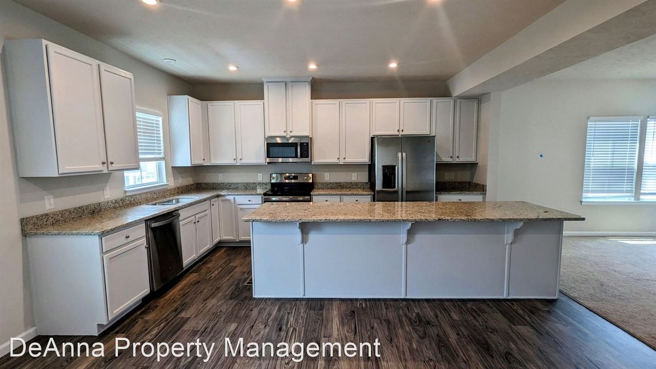 1482 Caymus Ct - Photo 2 of 17