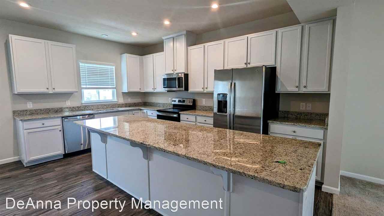 1482 Caymus Ct - Photo 3 of 17