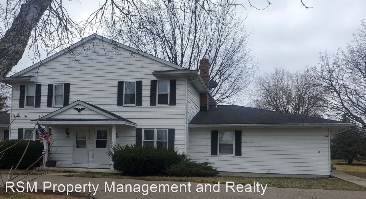 1391139514011405 Honeysuckle Rd. Apartments in Hartford, WI 53027 Zumper