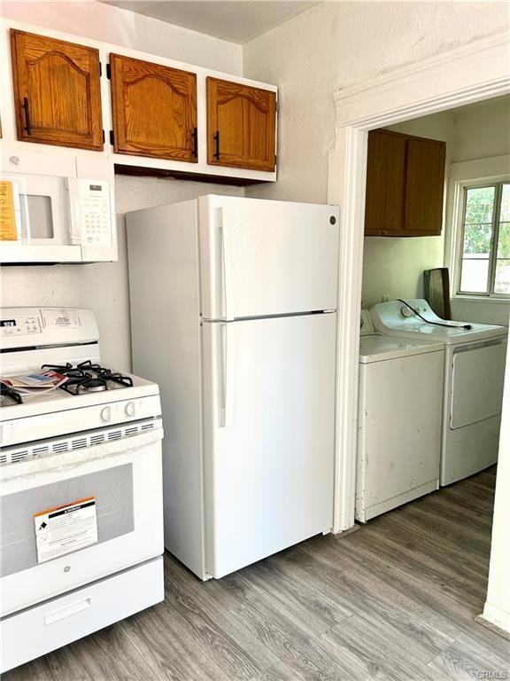 1209 Spence St - Photo 3 of 8