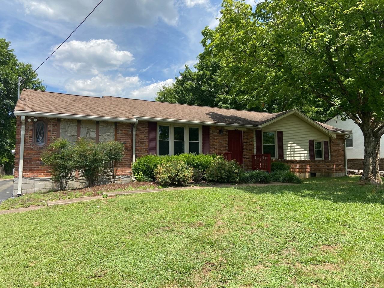 626 Harding Pl - Photo 2 of 28