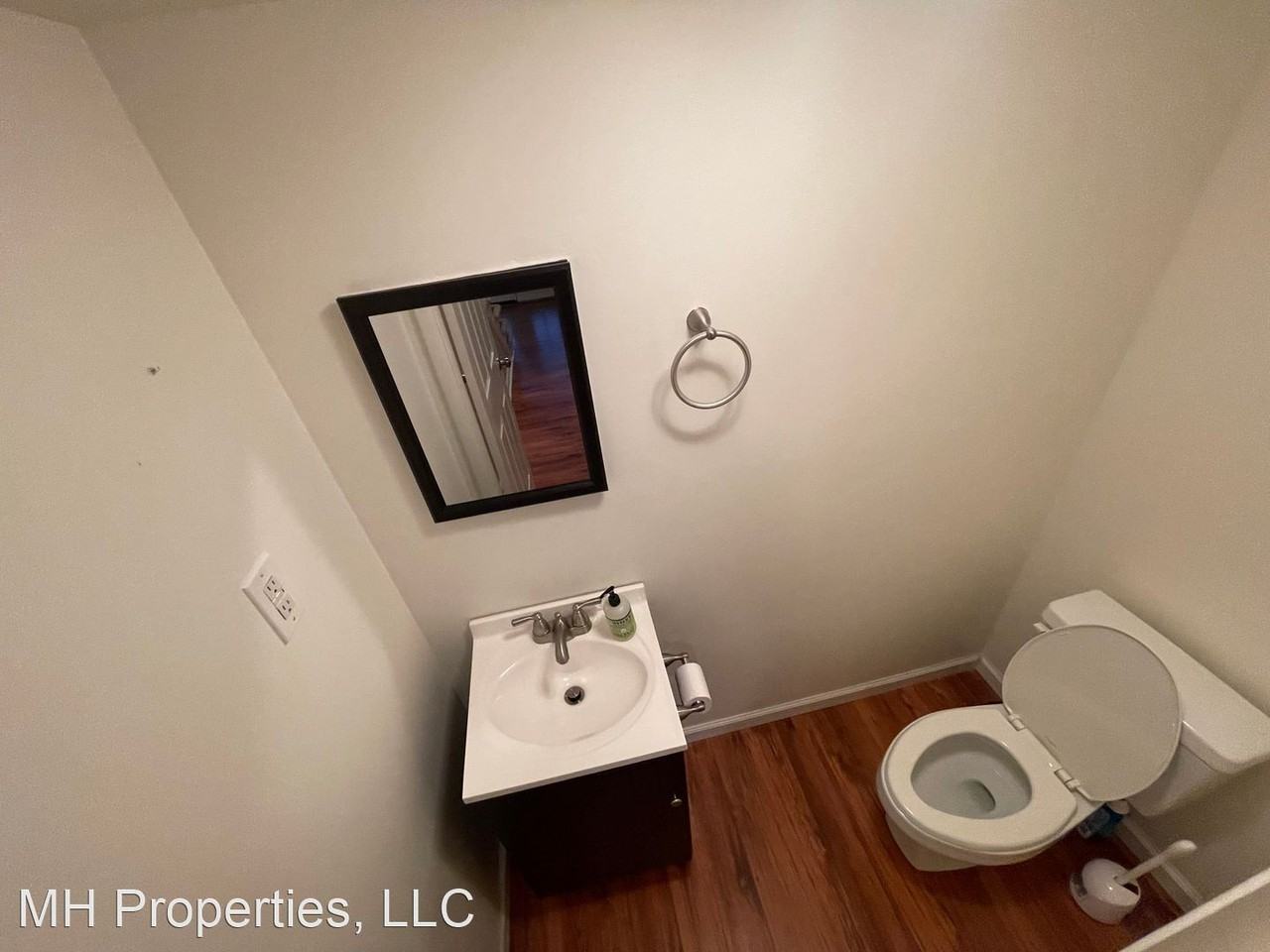712 Shore Dr - Photo 3 of 31