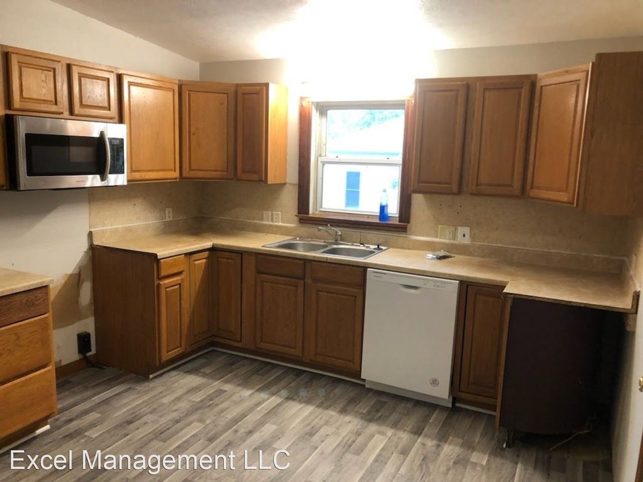 309 W Pine St - Photo 2 of 5