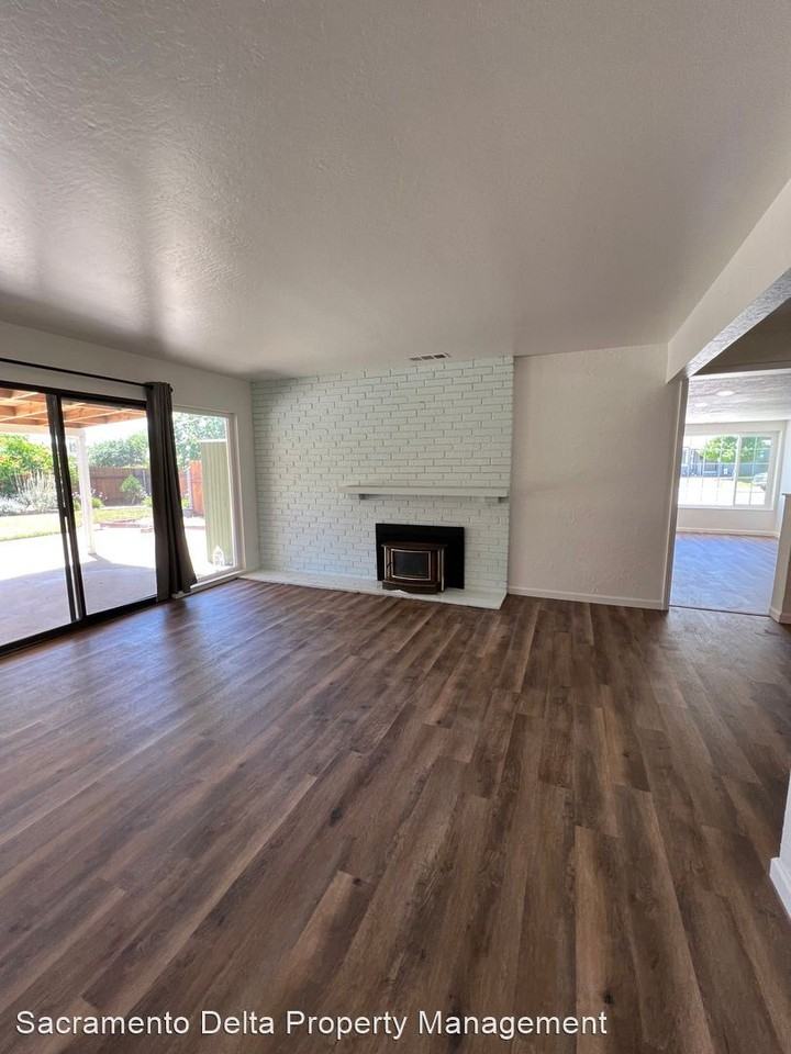 9400 Dalton Way - Photo 2 of 23