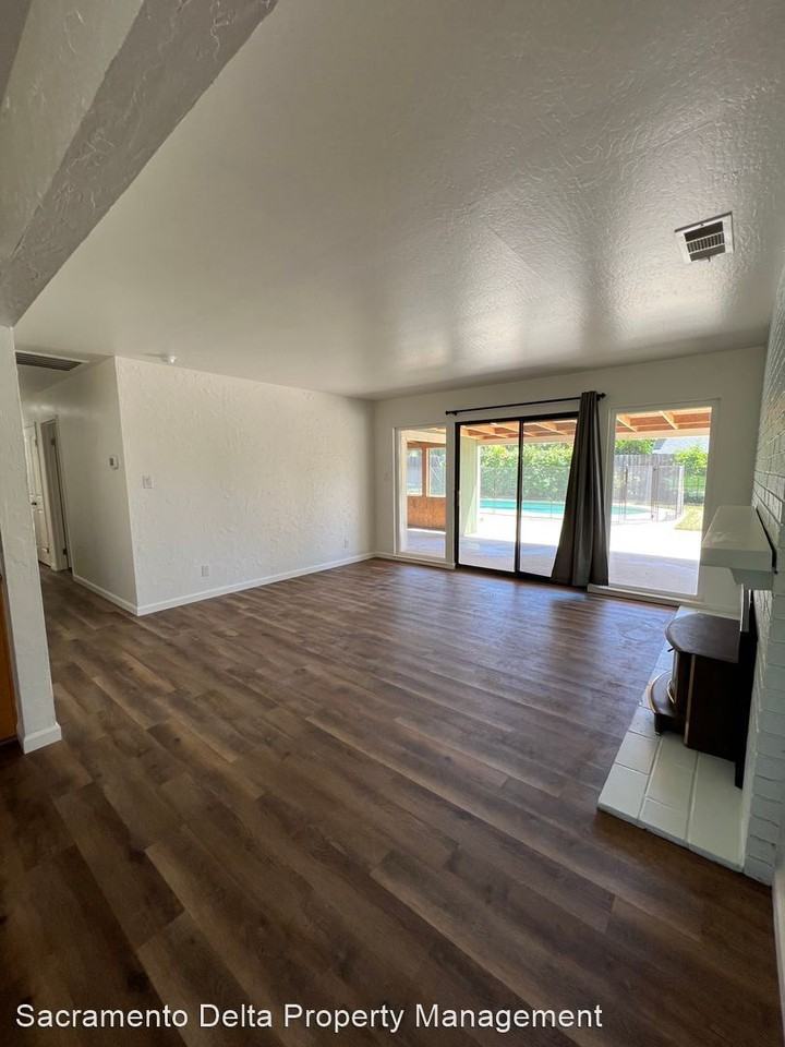 9400 Dalton Way - Photo 3 of 23