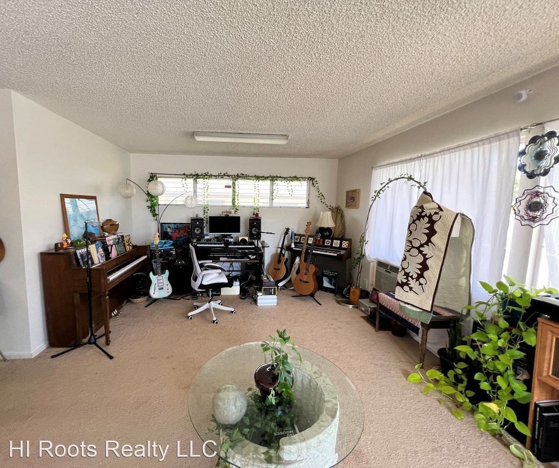 2650A E Manoa Rd - Photo 2 of 12