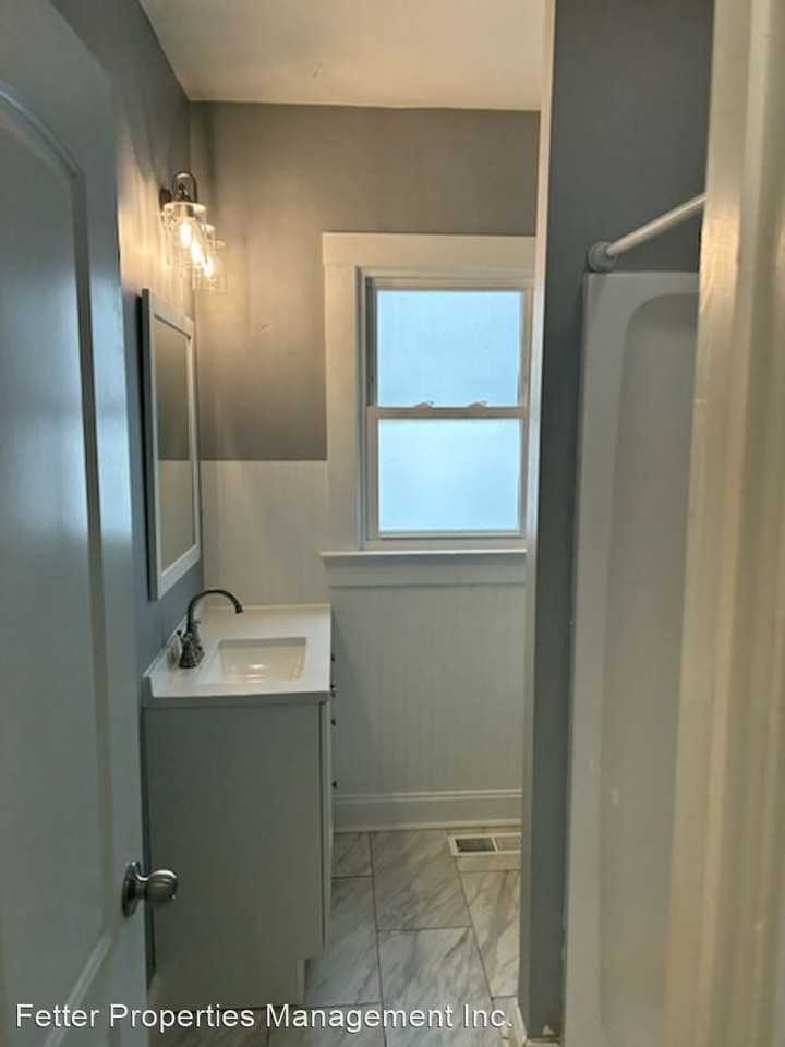 1433 Olive St - Photo 2 of 10