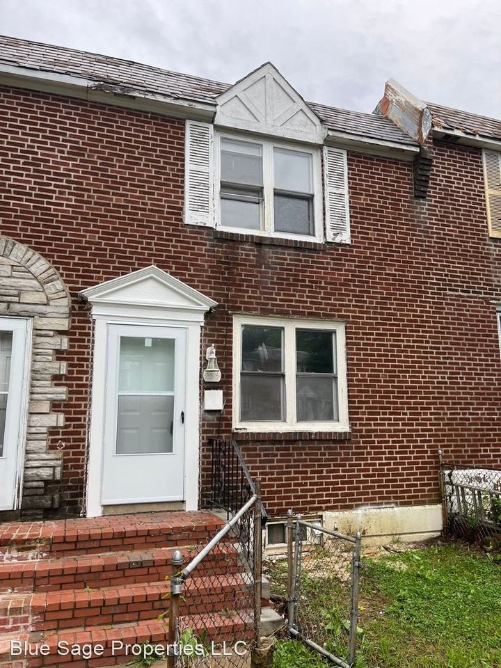 239 W 22nd St - Photo 2 of 25