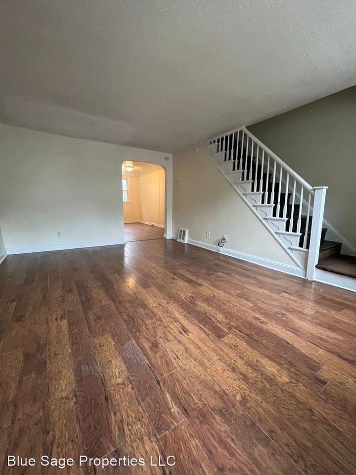 239 W 22nd St - Photo 3 of 25