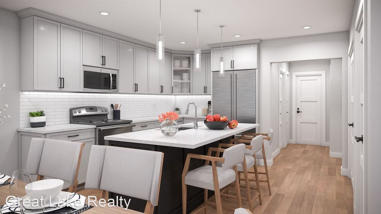 17537 Beechwood Ln - Photo 2 of 14