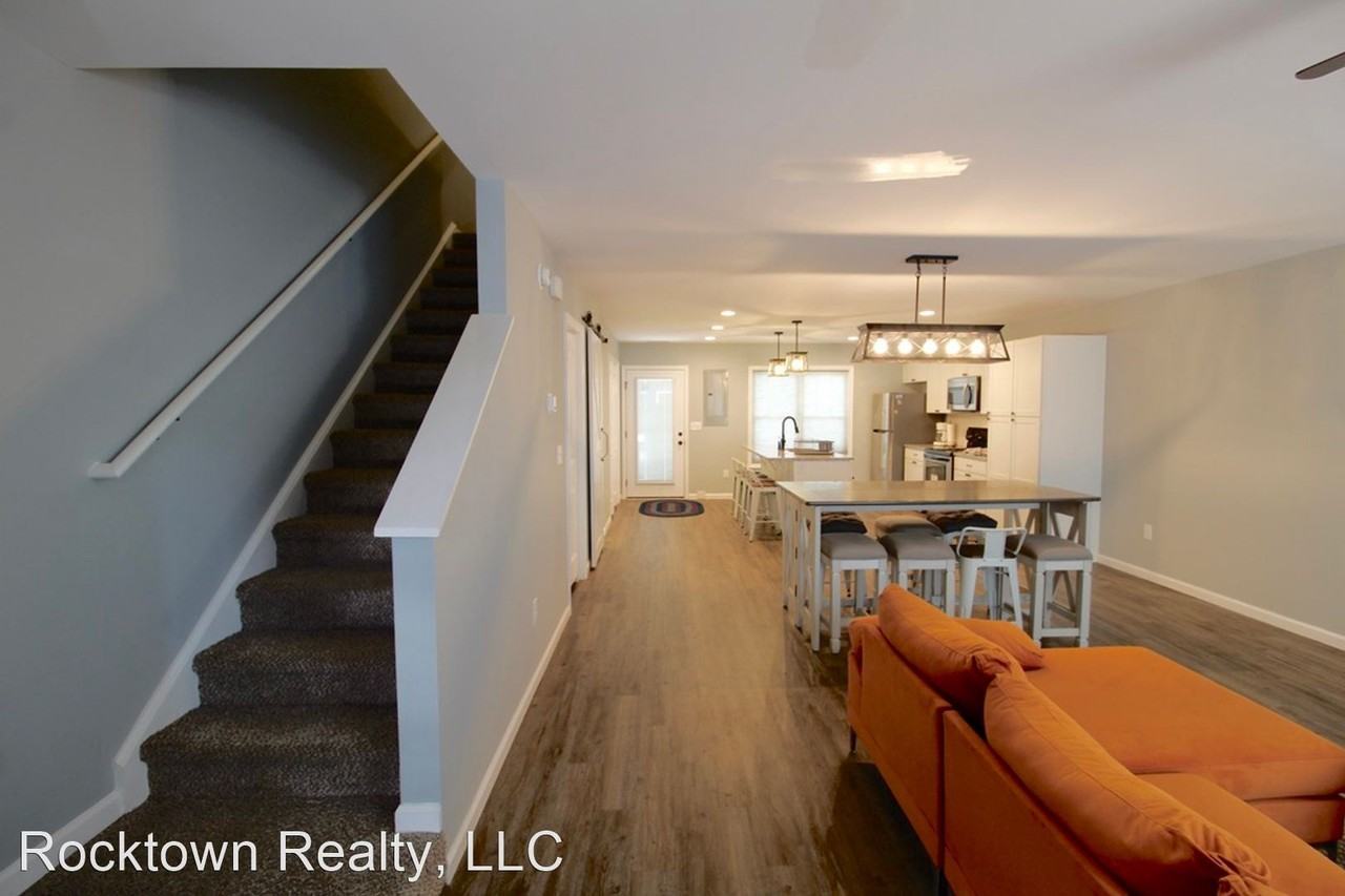 203 Swallow Dr - Photo 2 of 27