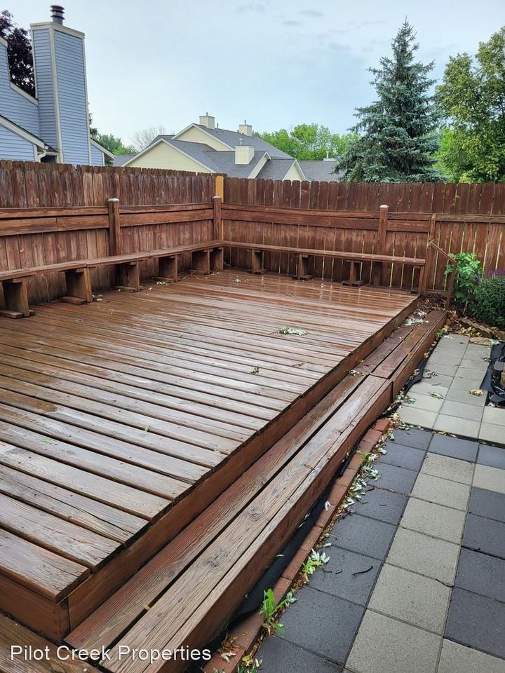 977 10th Ave Nw - Photo 3 of 16