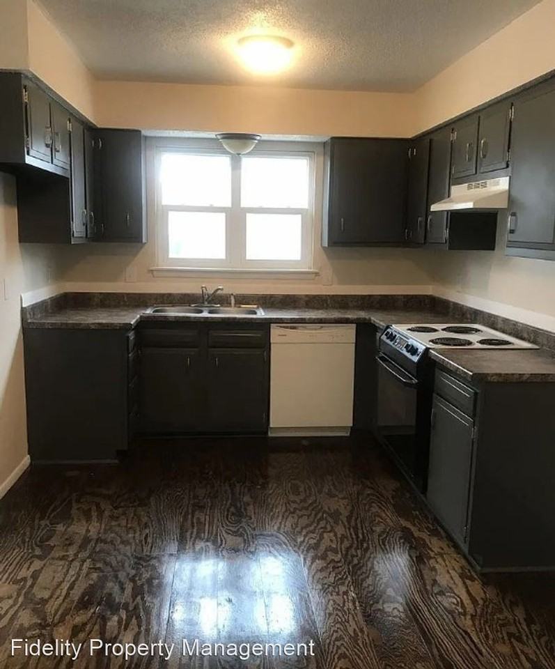 1650 N Engel Ave - Photo 3 of 9