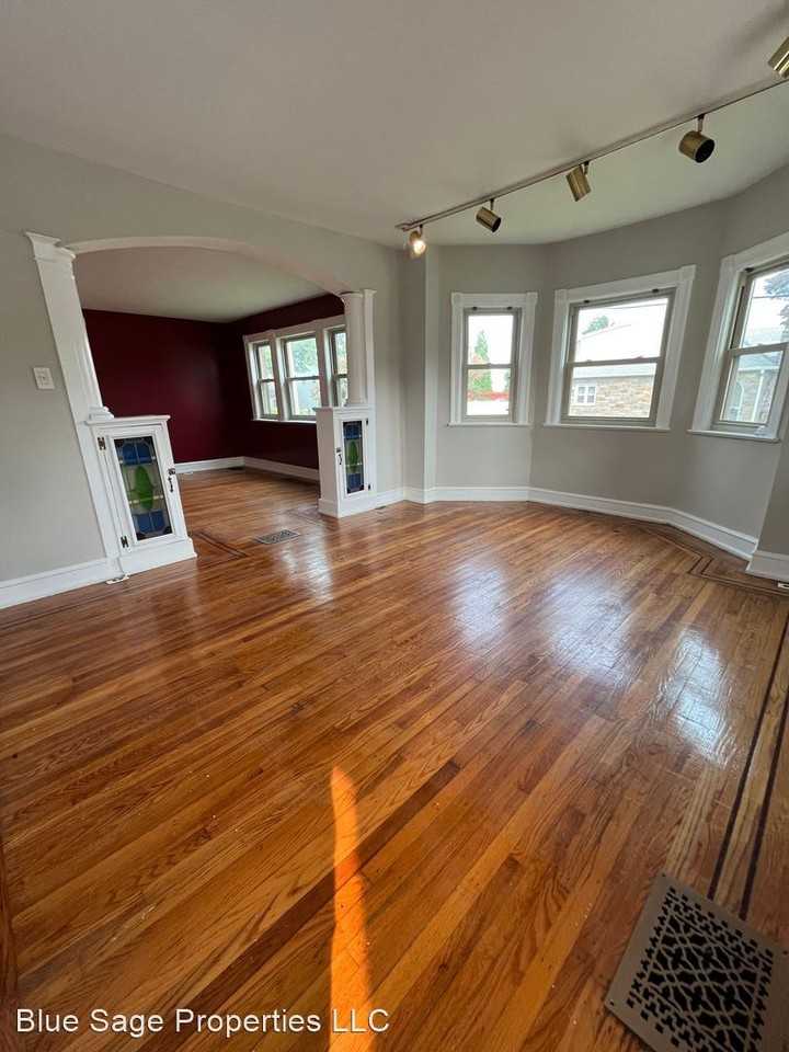 229 Virginia Ave - Photo 2 of 25