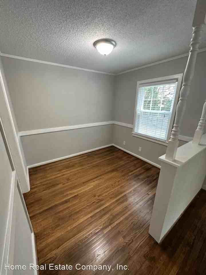 505 Lester Ln - Photo 3 of 11