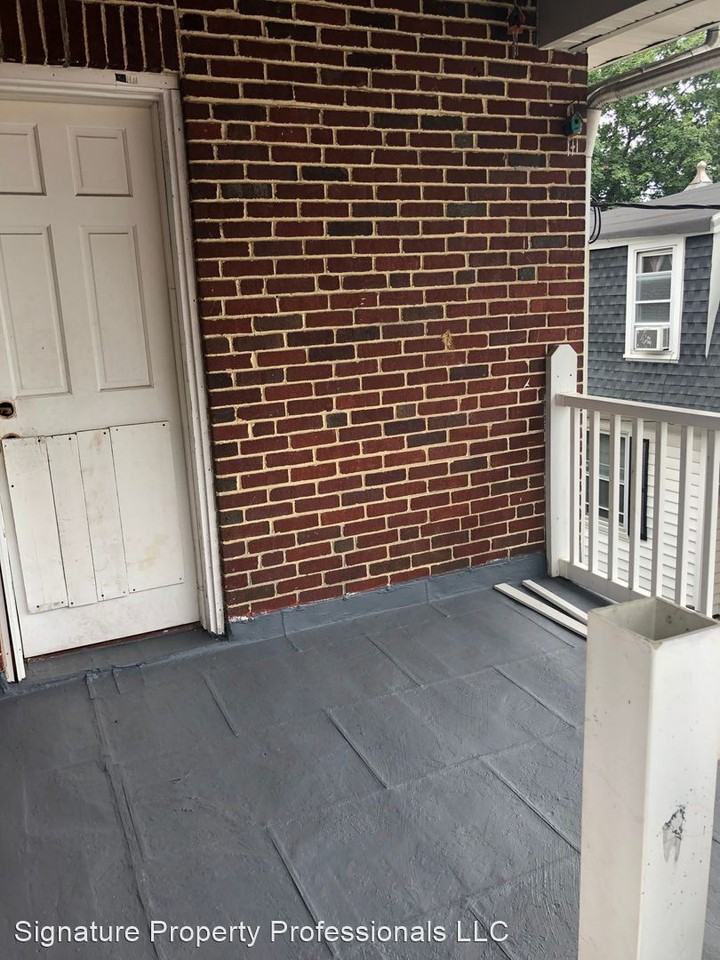 1611 N 11th St - Photo 2 of 10