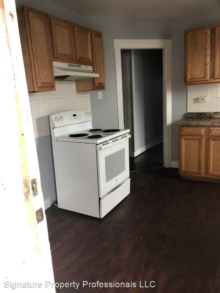 1611 N 11th St - Photo 3 of 10