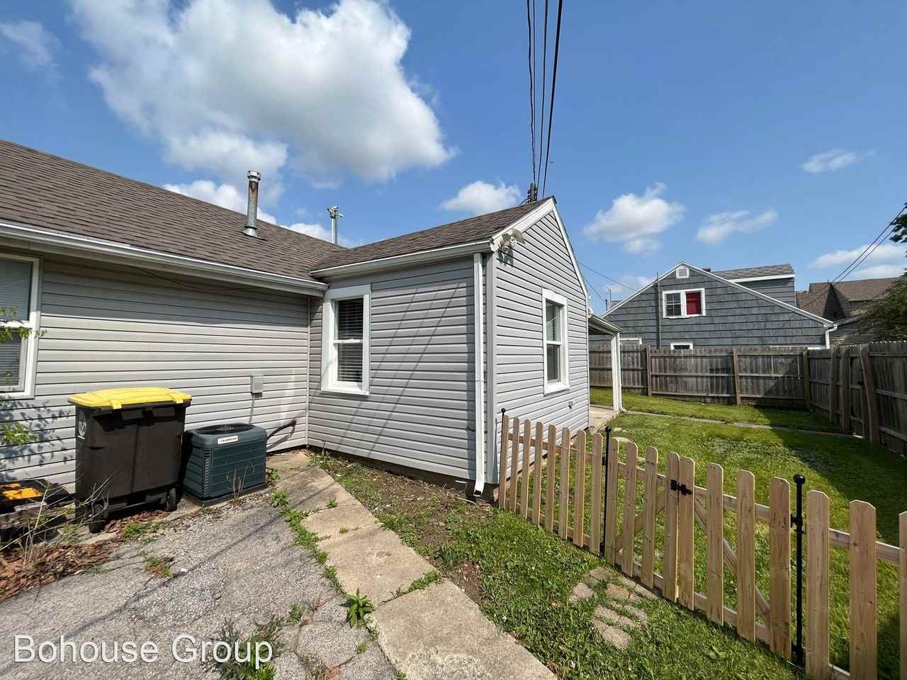 7503 Bradbury Ave - Photo 2 of 14