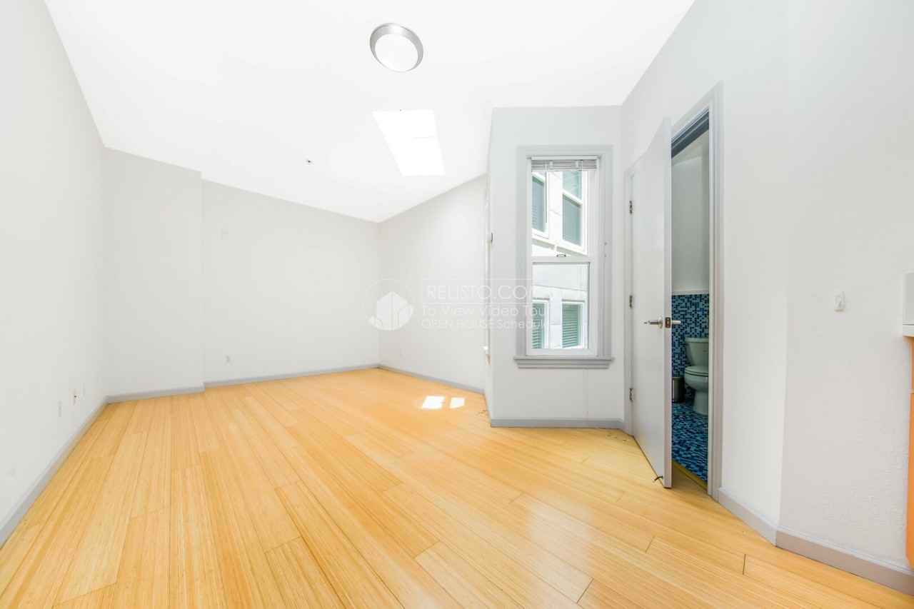 539 Octavia St #12 - Photo 4 of 33