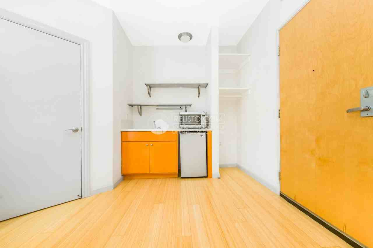 539 Octavia St #12 - Photo 6 of 33