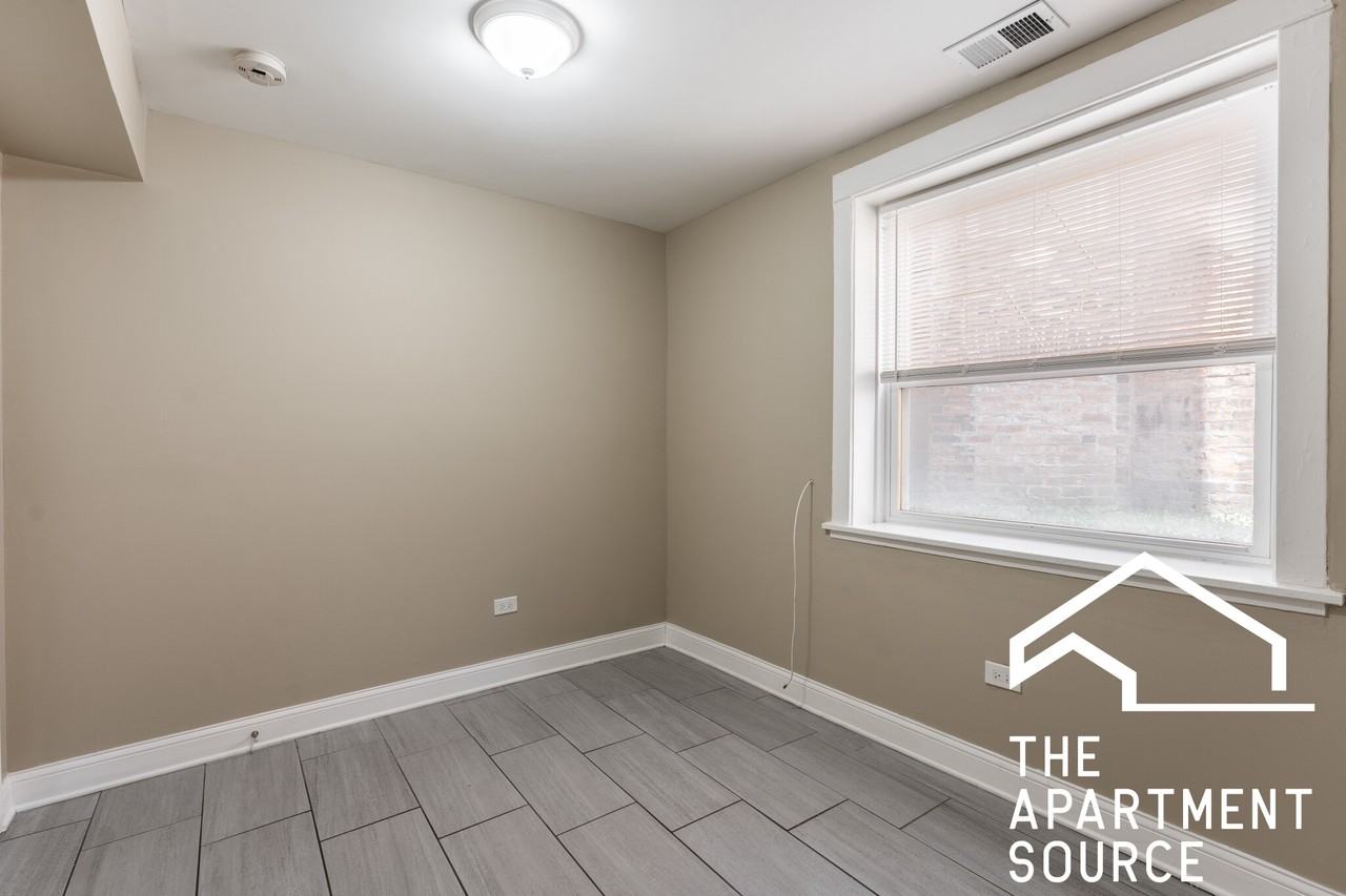 2618 N Harding Ave #G - Photo 7 of 17