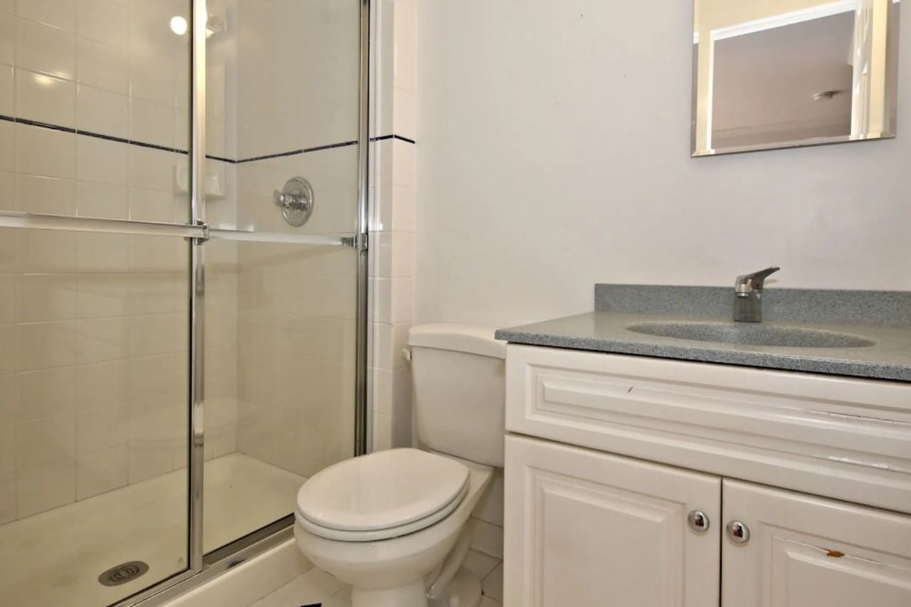 220 Ivy Hill Cres - Photo 2 of 8