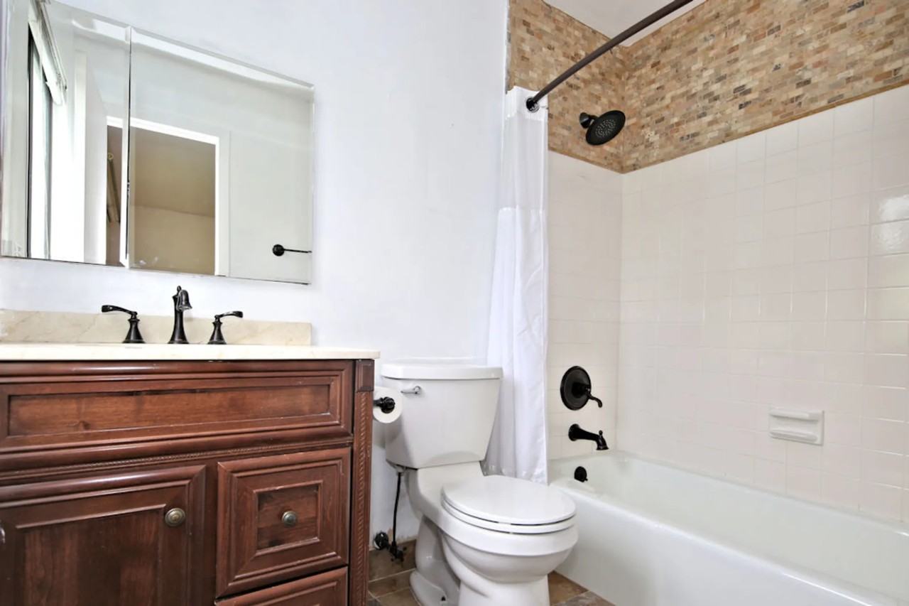 220 Ivy Hill Cres - Photo 3 of 8