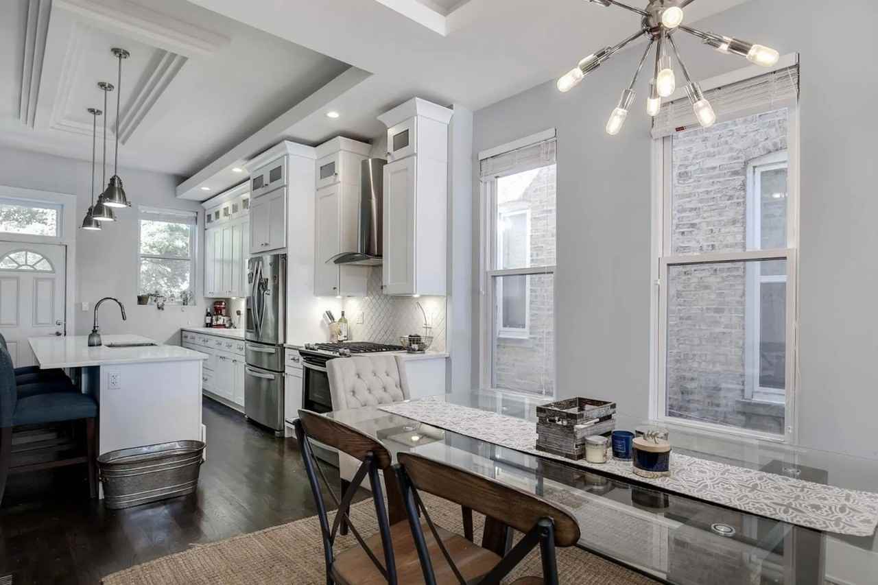 3804 S Indiana Ave - Photo 3 of 15