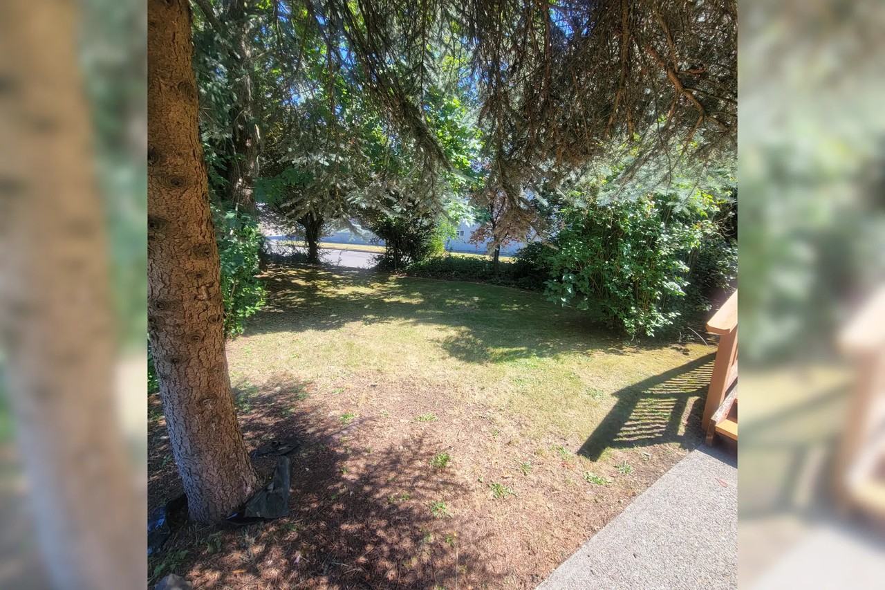 553 Nw Saint Helens Ave - Photo 2 of 6