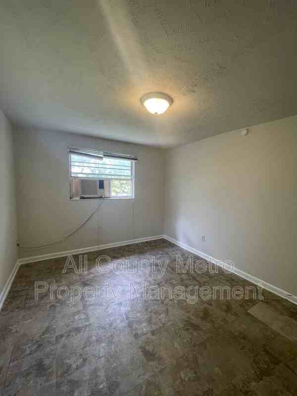 108 Garden Ave #2 - Photo 2 of 19