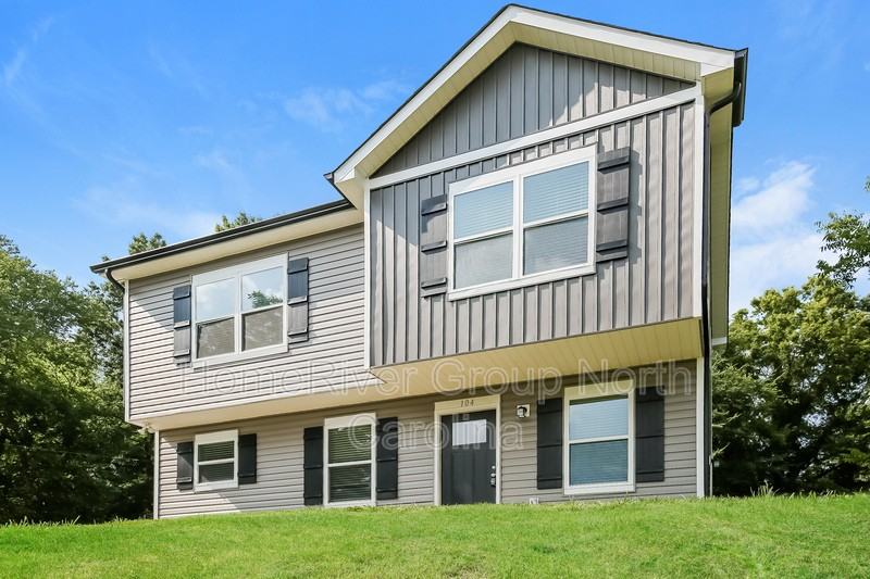 104 High Ave Sw - Photo 3 of 19