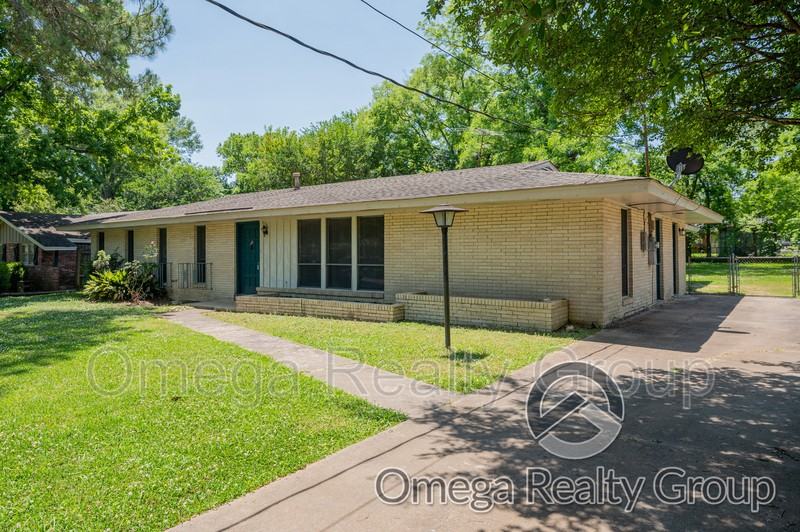 3180 Fernway Dr - Photo 2 of 44