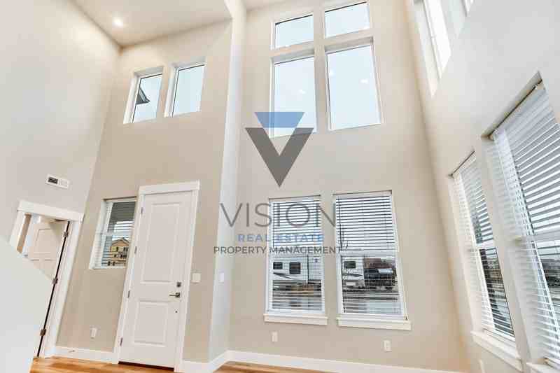 1098 S High Ridge Rd - Photo 4 of 28