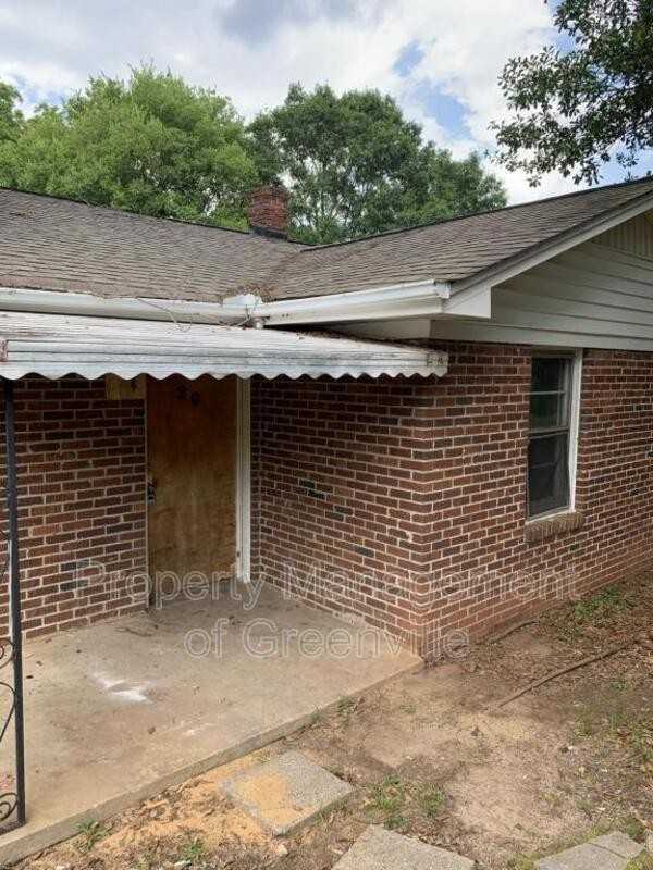 20 Bagwell Cir, Greenville, SC 29605 3 Bedroom House for 1,050/month