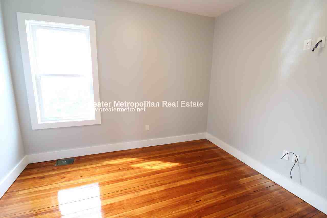 21 Seafoam Ave #3 - Photo 7 of 15