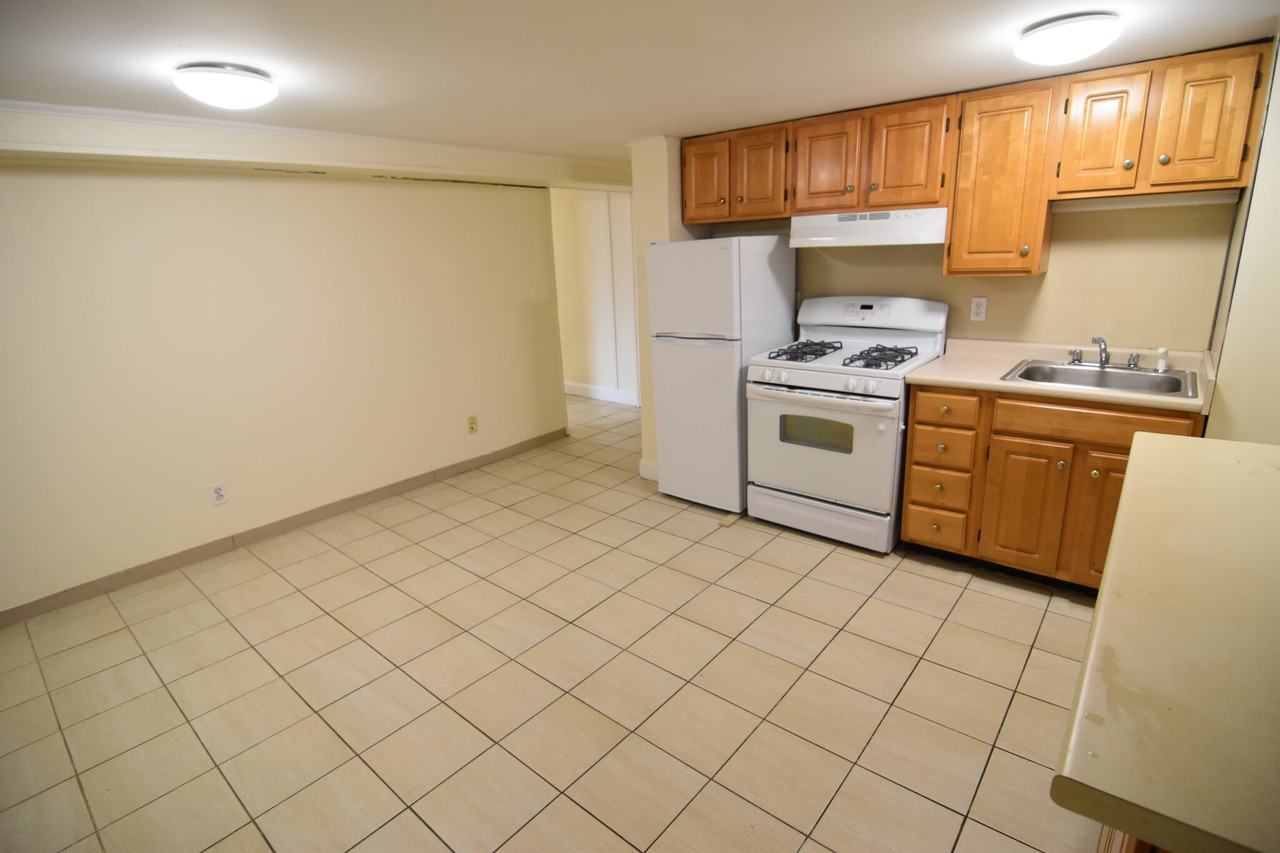 19 Brighton Ave #B - Photo 6 of 7