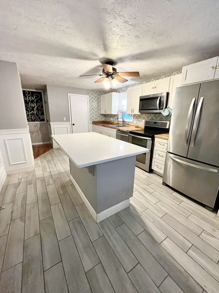 196 Bedford St #2 - Photo 3 of 15