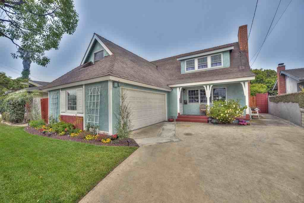 420 Coastline Dr - Photo 3 of 15