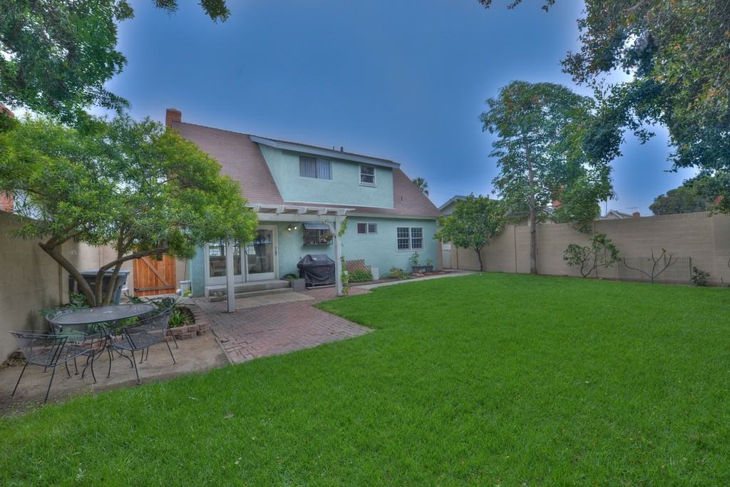 420 Coastline Dr - Photo 2 of 15