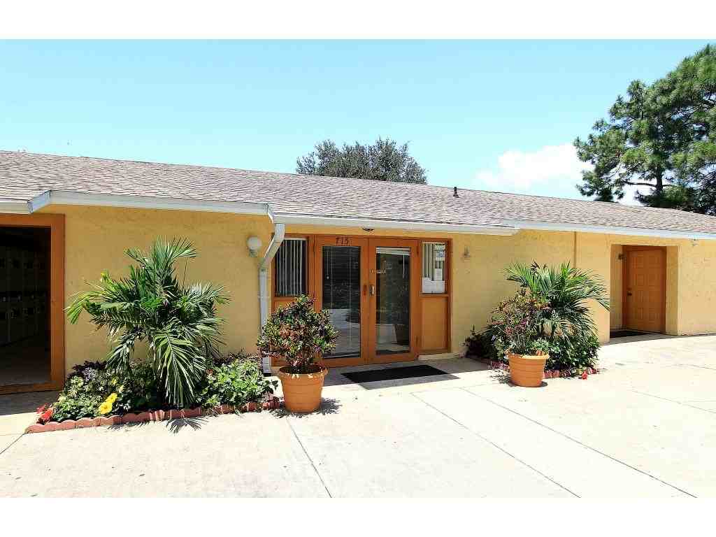 Tarponwood Lake Apartments - Photo 2 of 16