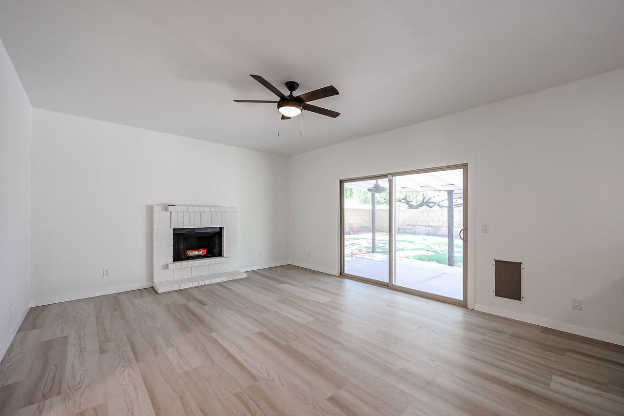 4611 W Milky Way - Photo 5 of 33