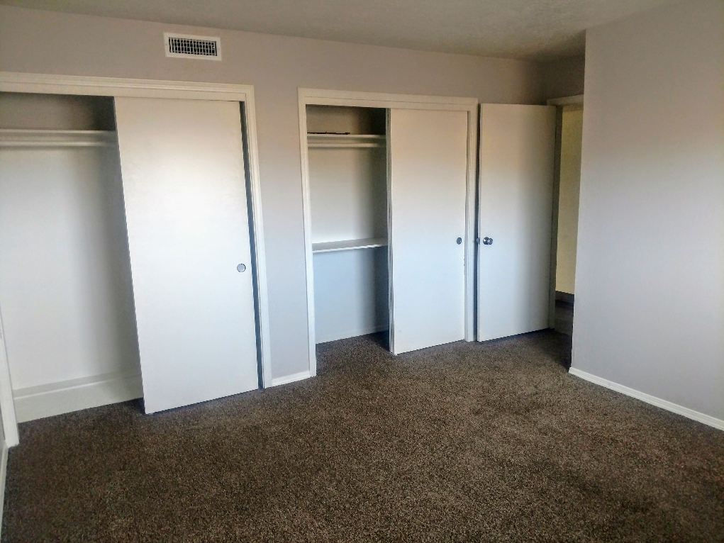 1122 Chelwood Park Blvd Ne - Photo 5 of 31