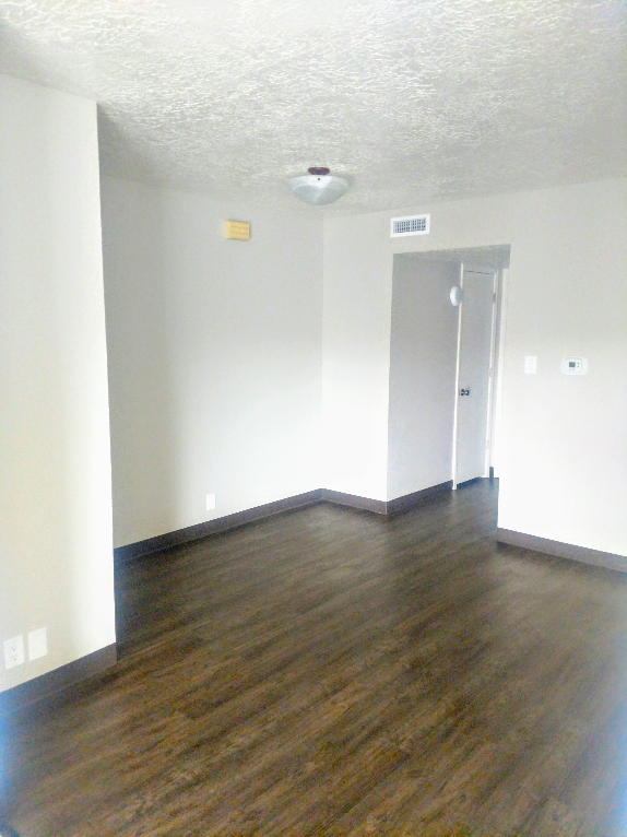 1122 Chelwood Park Blvd Ne - Photo 7 of 31