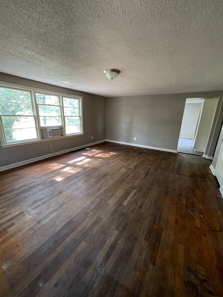 5528 Parkview Ave - Photo 2 of 22